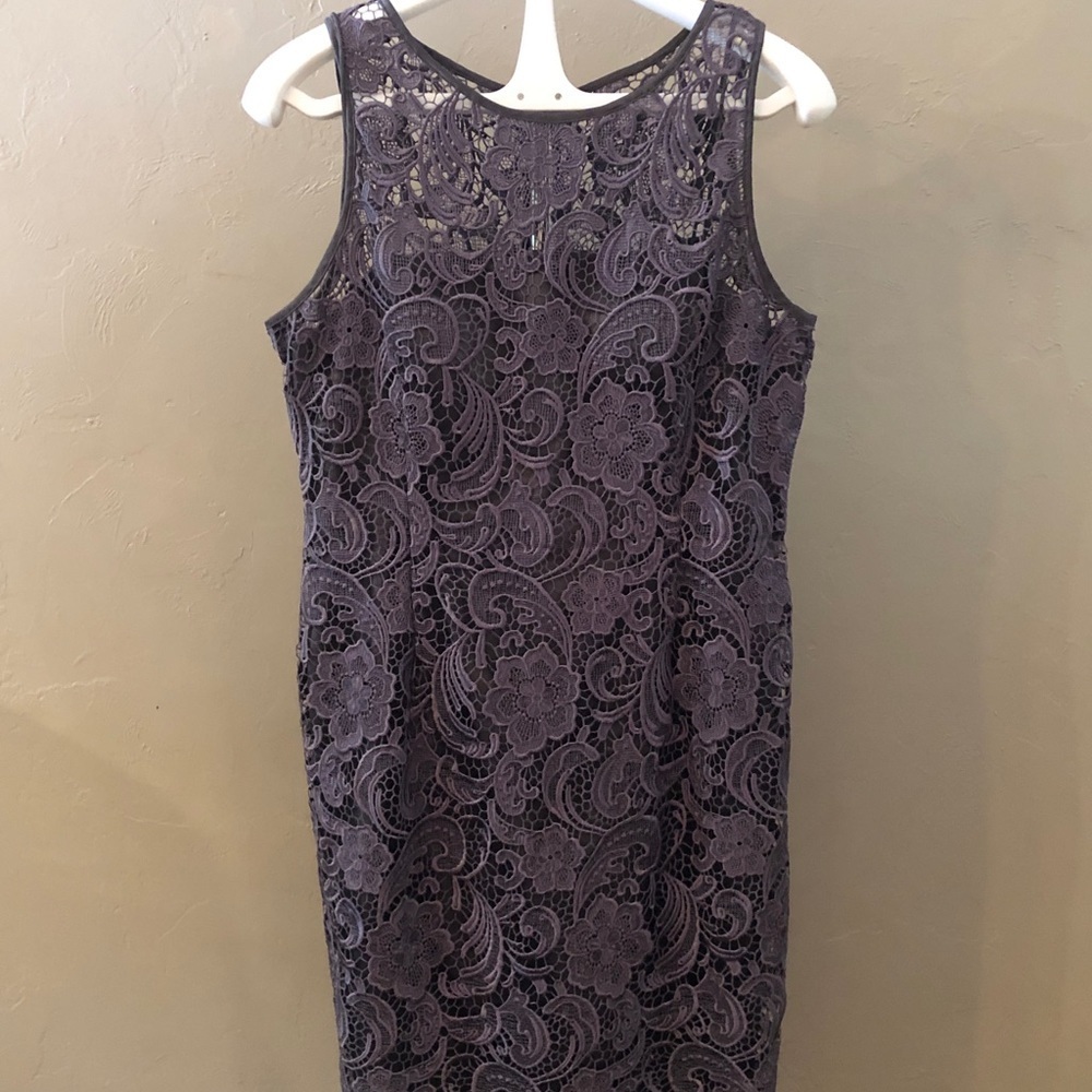 Adrianna Papell Evening Dress Gray Lace Overlay Sleeveless Lined Sheath Size 14 - Picture 2 of 4